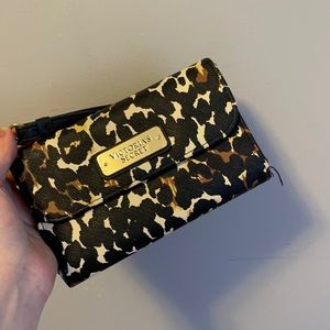 VIctorias secret wallet